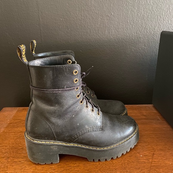 Dr. Martens SHRIVER HI WOMEN'S WYOMING LEATHER HEELED BOOTS sz 8 - Picture 3 of 5